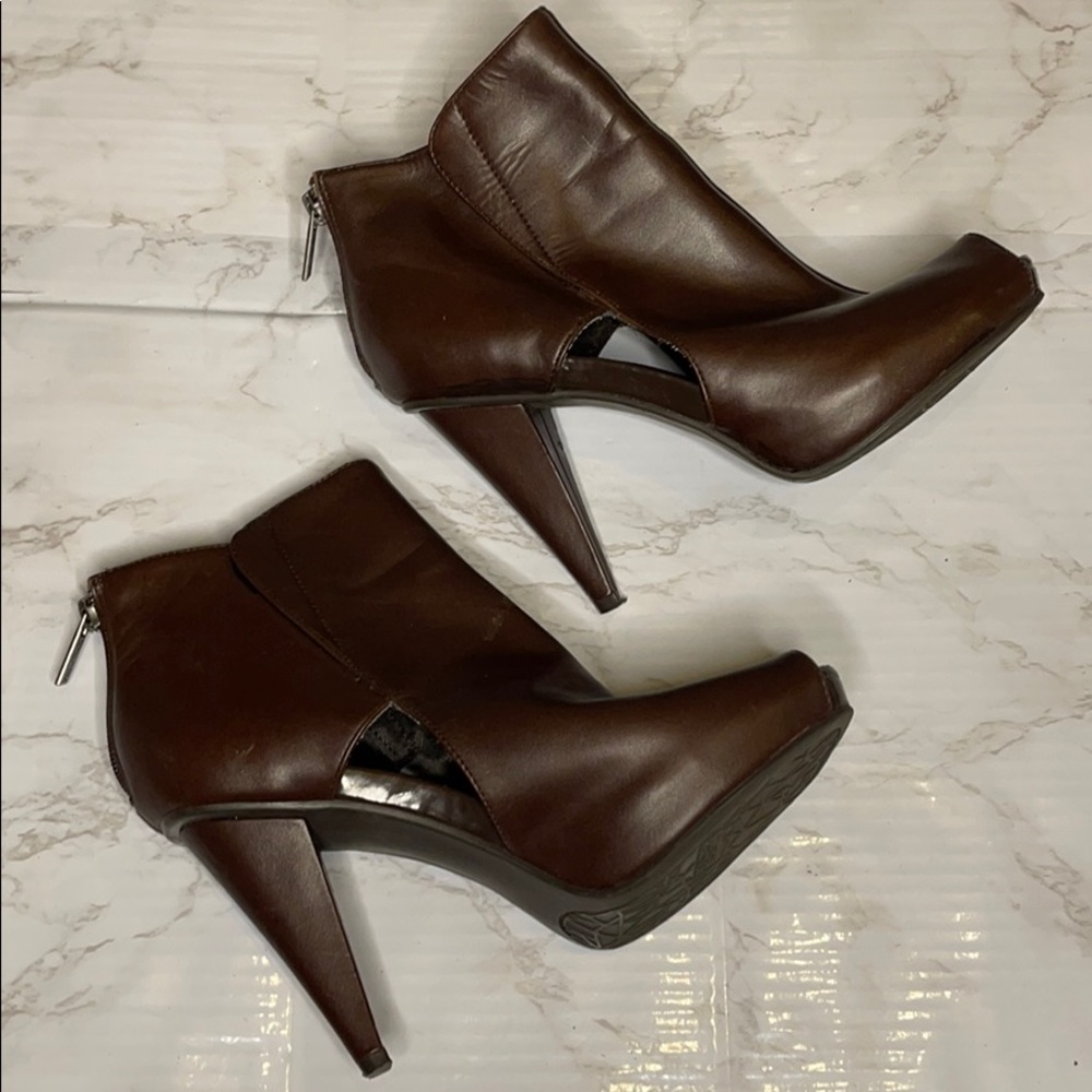 Kenneth Cole Reaction - Ankle Booties - Picture 9 of 14